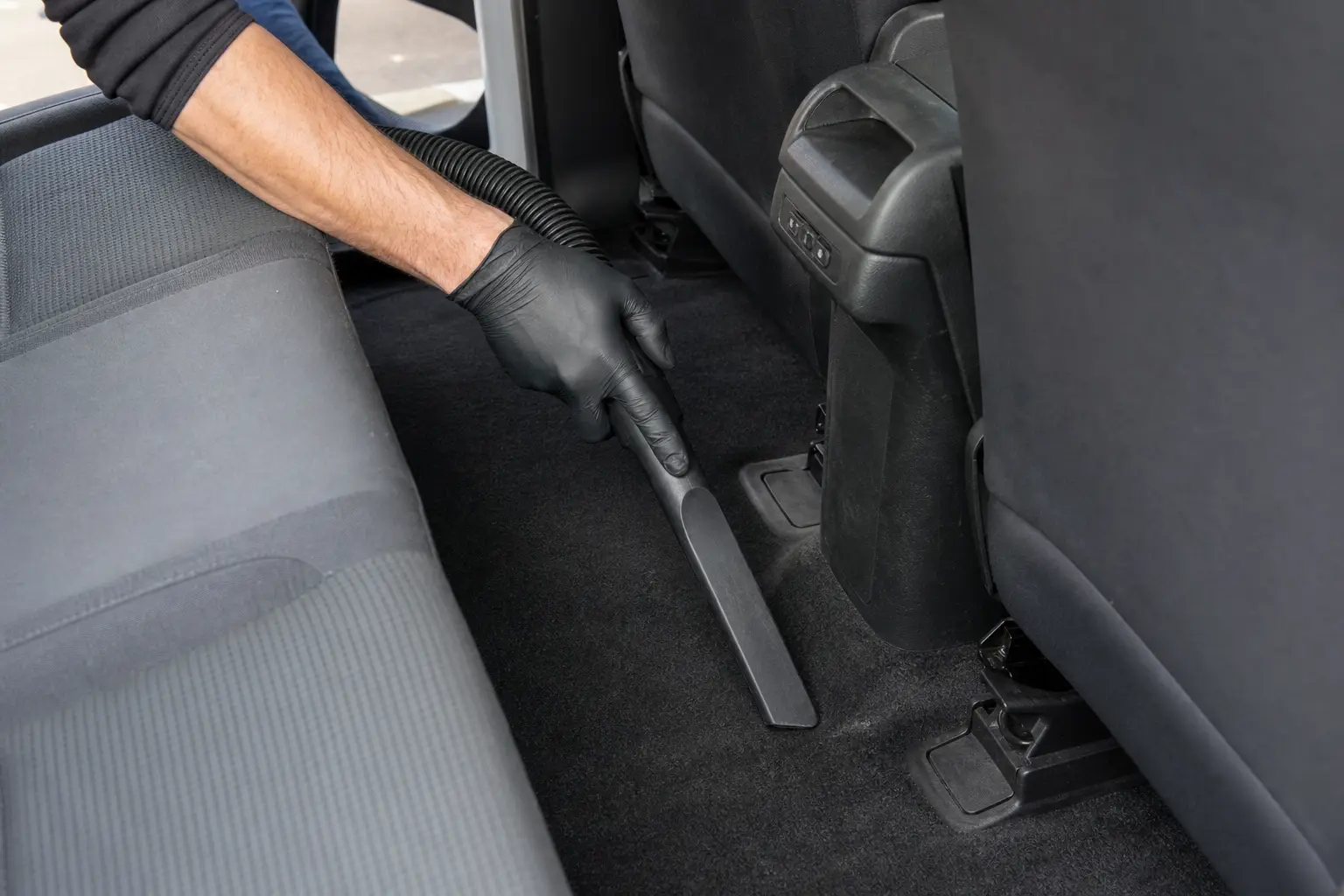 Dubinsko ciscenje automobila u toku ESO Cleaning Sarajevo